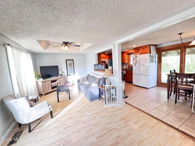 577 McQueen Road, Perth, NY 12010