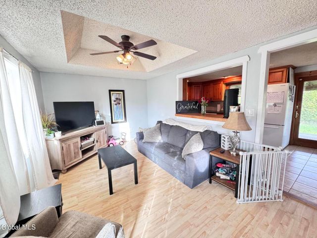 577 McQueen Road, Perth, NY 12010