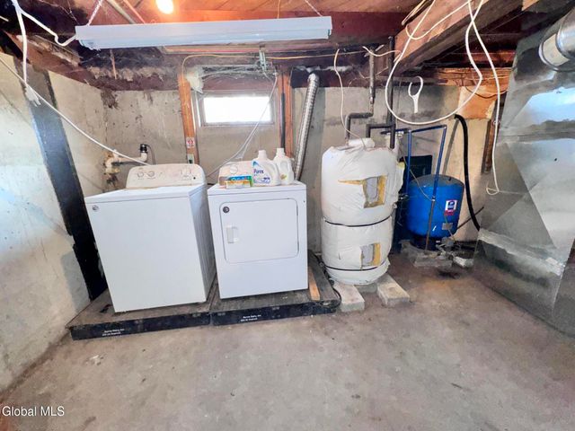 577 McQueen Road, Perth, NY 12010