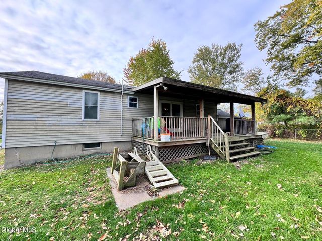 577 McQueen Road, Perth, NY 12010