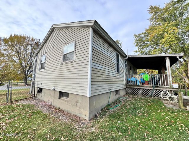 577 McQueen Road, Perth, NY 12010