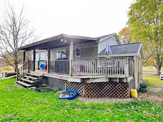 577 McQueen Road, Perth, NY 12010