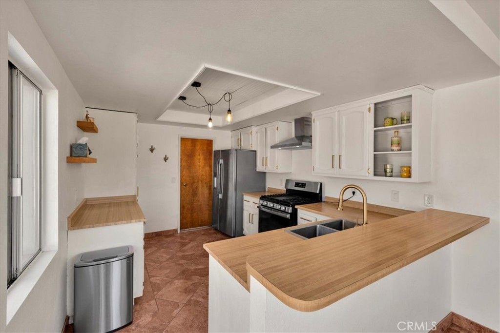 Image 14 of property listing at 4808 Camarilla Avenue, Yucca Valley, CA 92284