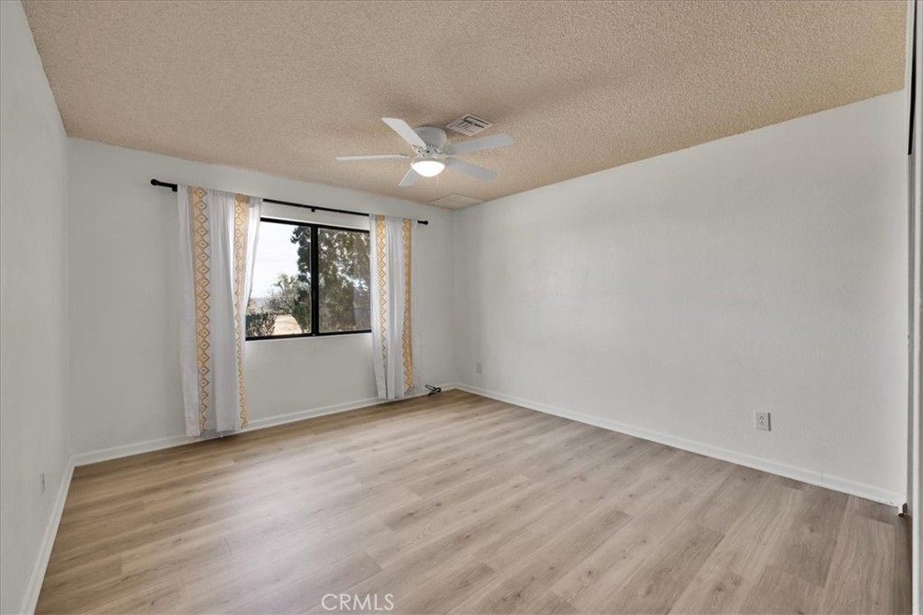 Image 23 of property listing at 4808 Camarilla Avenue, Yucca Valley, CA 92284