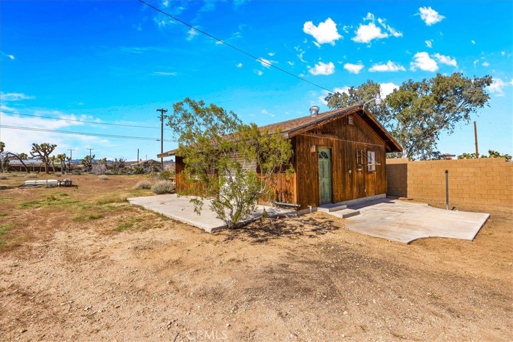 Image 34 of property listing at 4808 Camarilla Avenue, Yucca Valley, CA 92284