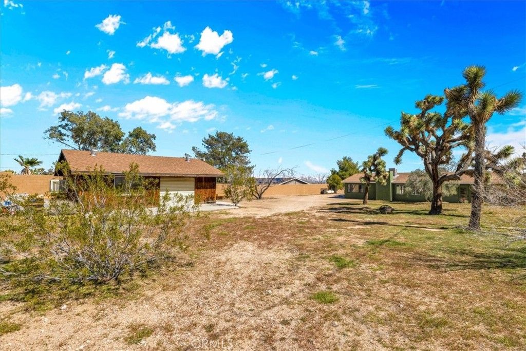 Image 35 of property listing at 4808 Camarilla Avenue, Yucca Valley, CA 92284