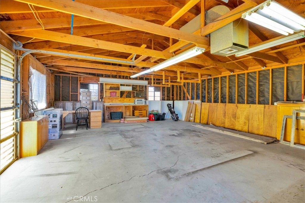 Image 40 of property listing at 4808 Camarilla Avenue, Yucca Valley, CA 92284