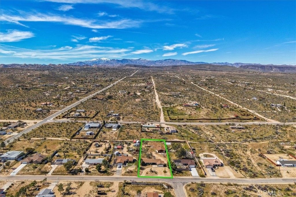 Image 42 of property listing at 4808 Camarilla Avenue, Yucca Valley, CA 92284