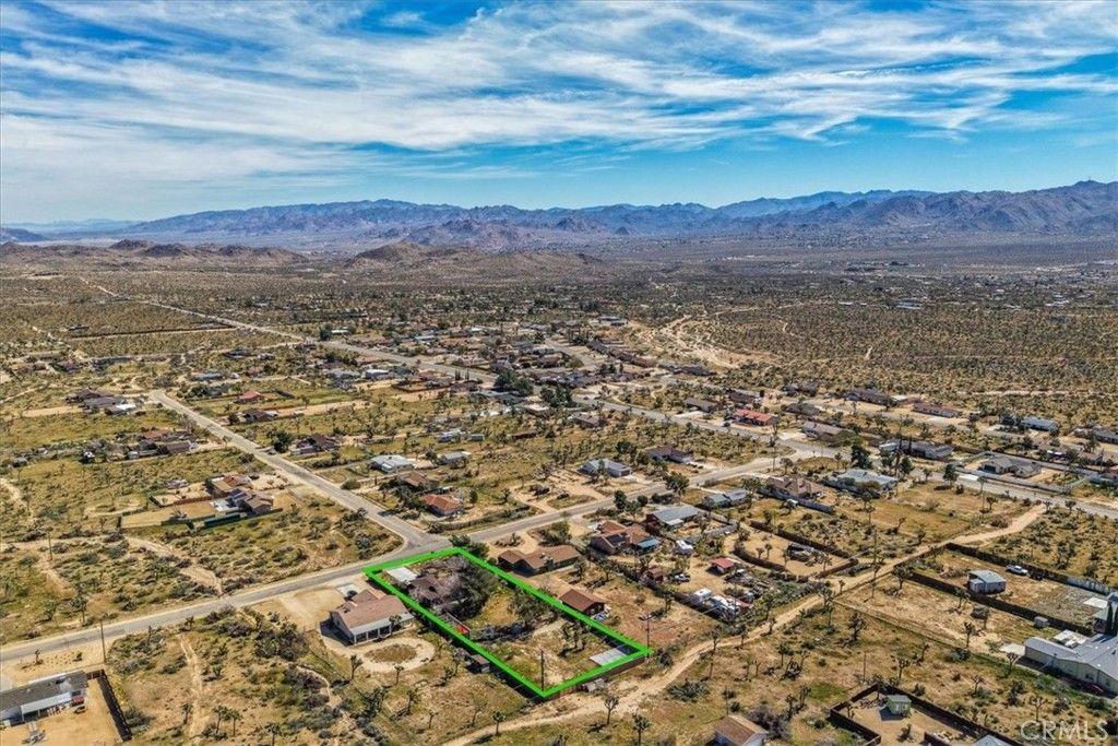 Image 45 of property listing at 4808 Camarilla Avenue, Yucca Valley, CA 92284