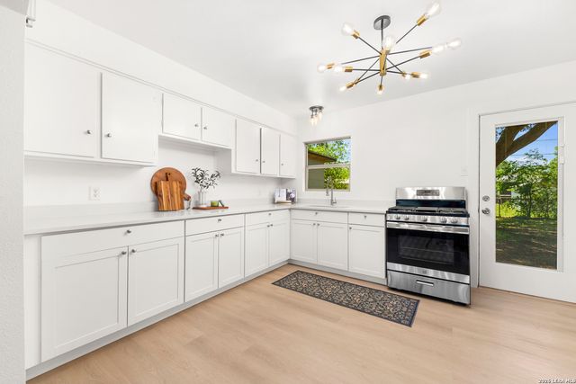530 COMO ST, San Antonio, TX 78220