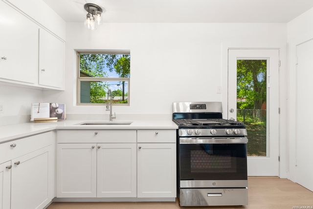 530 COMO ST, San Antonio, TX 78220