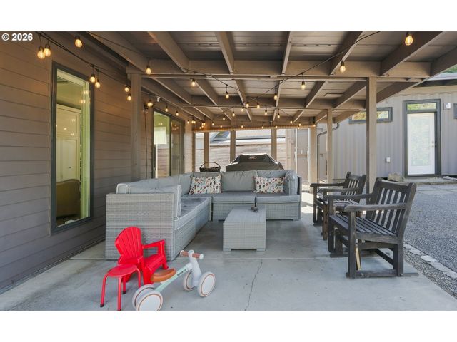 12709 Se RAMONA St, Portland, OR 97236