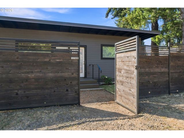 12709 Se RAMONA St, Portland, OR 97236