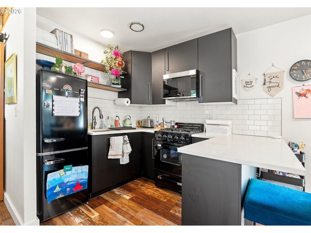 12709 Se RAMONA St, Portland, OR 97236