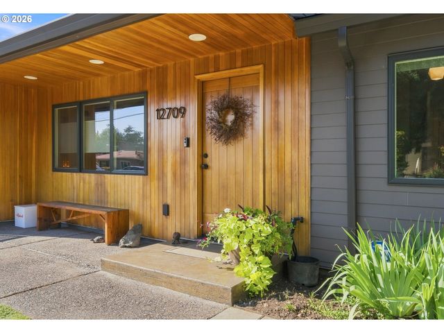 12709 Se RAMONA St, Portland, OR 97236