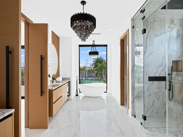 111 Fiesta Way, Fort Lauderdale, FL 33301