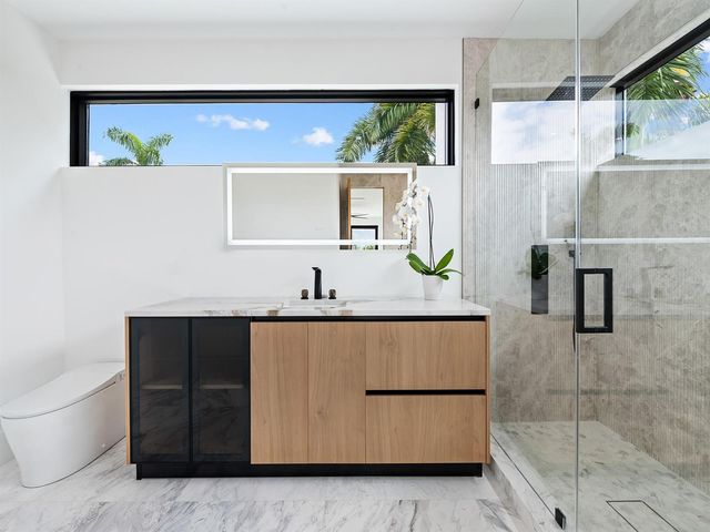 111 Fiesta Way, Fort Lauderdale, FL 33301