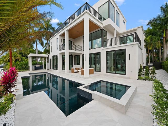111 Fiesta Way, Fort Lauderdale, FL 33301