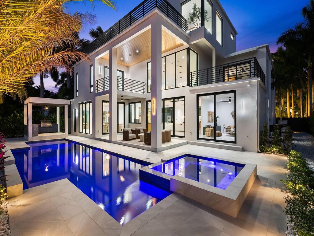 111 Fiesta Way, Fort Lauderdale, FL 33301