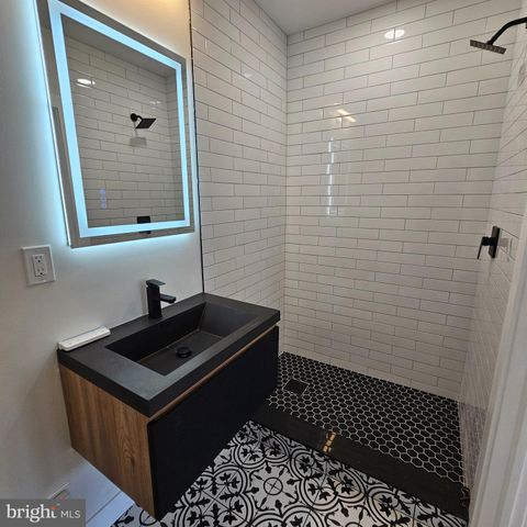 5755 N 17TH ST, Philadelphia, PA 19141