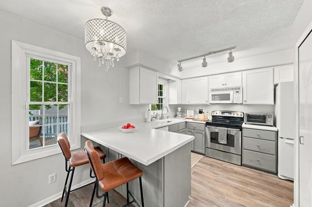 7505 W 111th Street, Bloomington, MN 55438