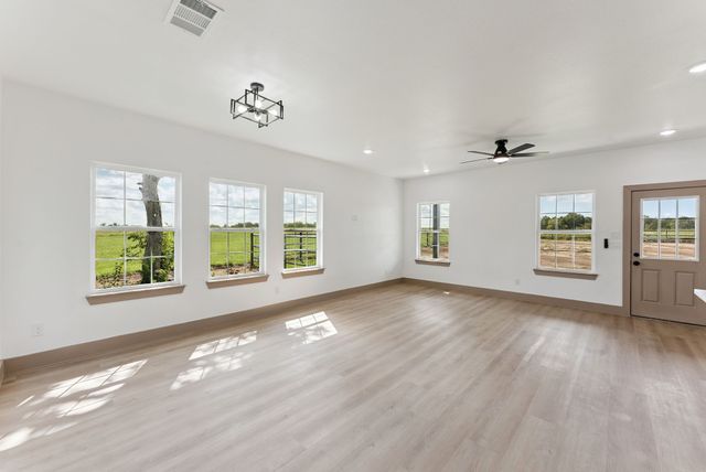 439 Private Road 5440, Point, TX 75472