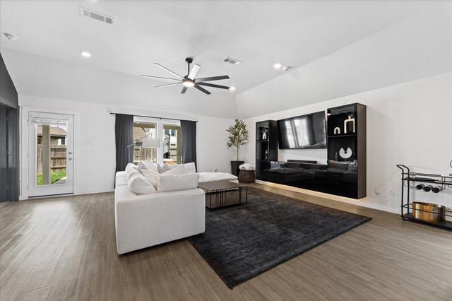 8419 Jetty Glen Drive, Cypress, TX 77433