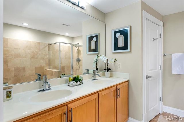 6108 Washington Boulevard 201, St Louis, MO 63112