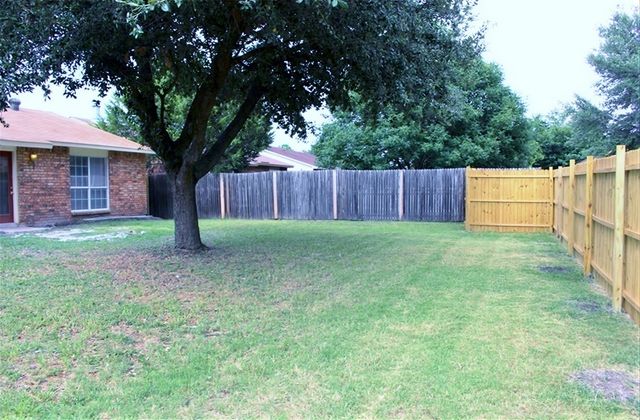 1533 Santa Fe Trail, Grand Prairie, TX 75052