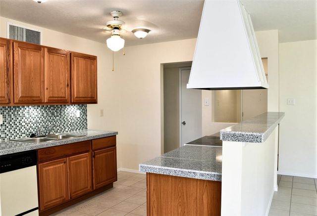 1533 Santa Fe Trail, Grand Prairie, TX 75052