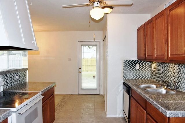 1533 Santa Fe Trail, Grand Prairie, TX 75052