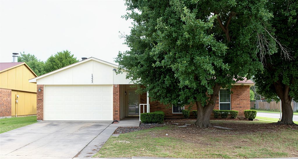 1533 Santa Fe Trail, Grand Prairie, TX 75052