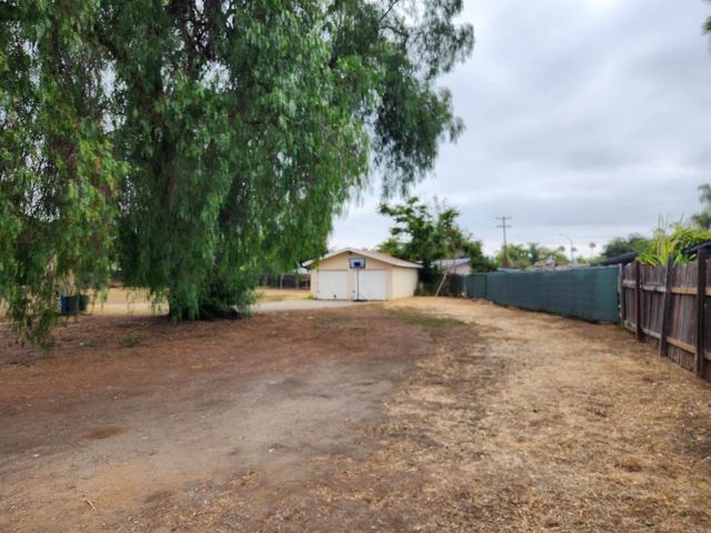 664 N Fig St, Escondido, CA 92025