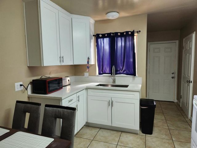 664 N Fig St, Escondido, CA 92025