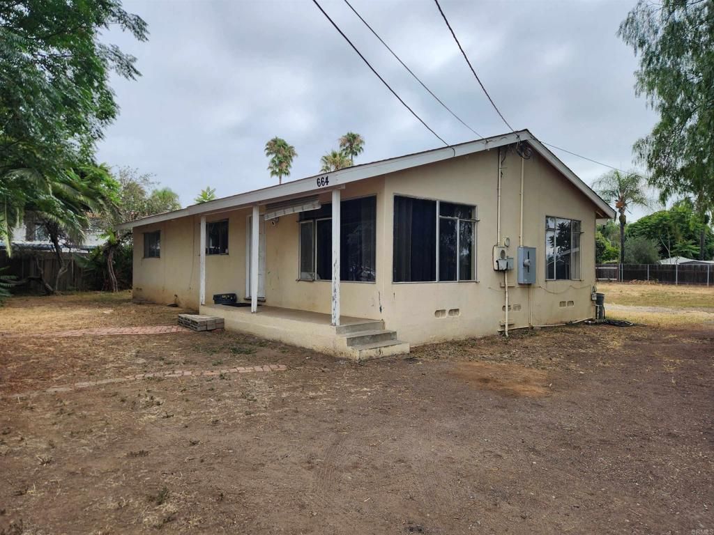 664 N Fig St, Escondido, CA 92025