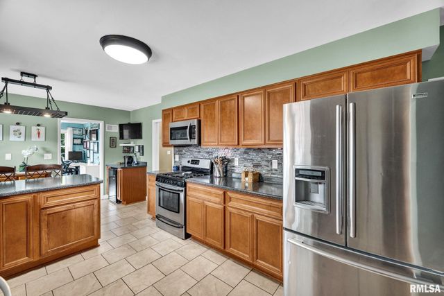 1711 SHORT Drive, Pekin, IL 61544
