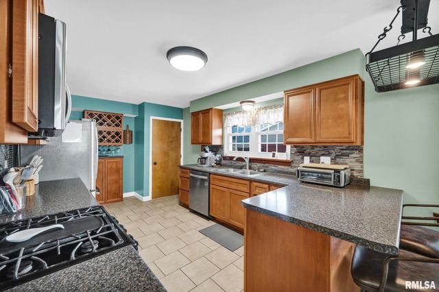 1711 SHORT Drive, Pekin, IL 61544