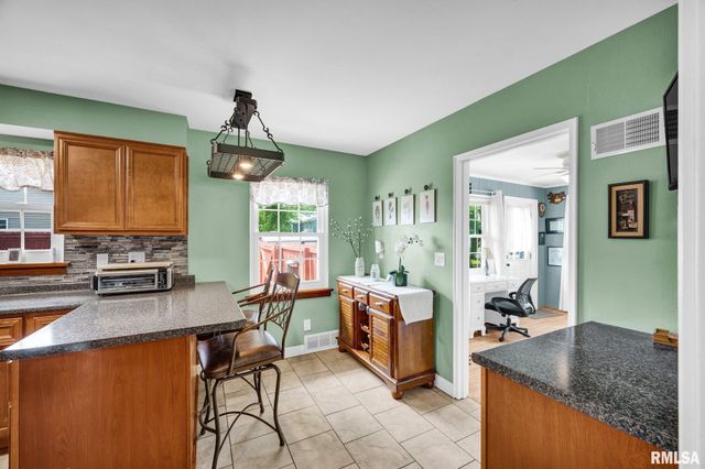 1711 SHORT Drive, Pekin, IL 61544