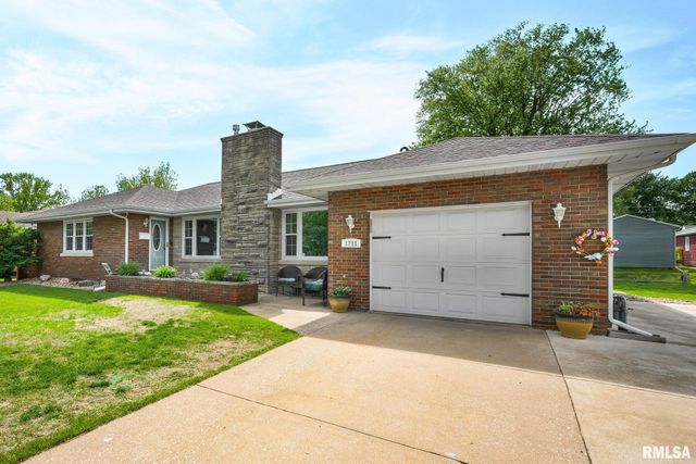 1711 SHORT Drive, Pekin, IL 61544