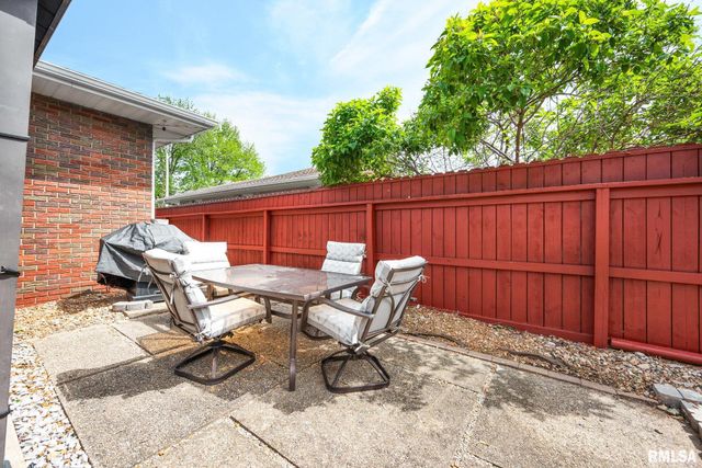 1711 SHORT Drive, Pekin, IL 61544