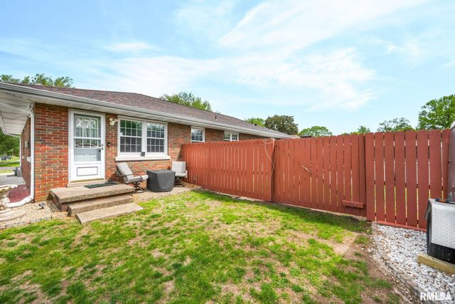 1711 SHORT Drive, Pekin, IL 61544