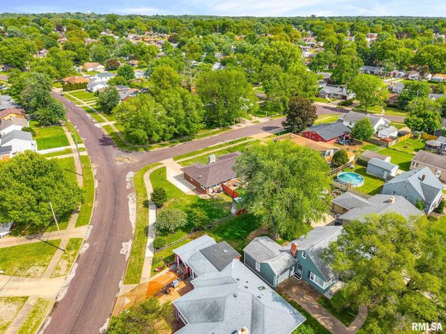 1711 SHORT Drive, Pekin, IL 61544