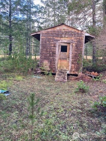 621 N Rainbow Way E, Hoodsport, WA 98548