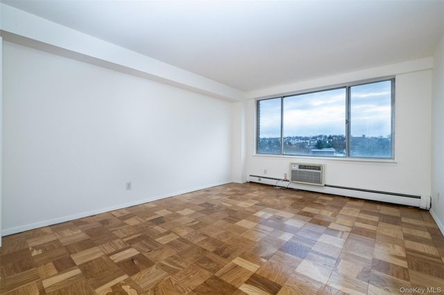 125 Lake Street 6-D North, White Plains, NY 10604