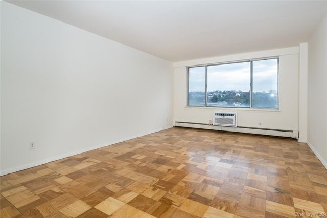 125 Lake Street 6-D North, White Plains, NY 10604