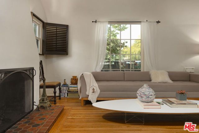 5120 Willowcrest Avenue, North Hollywood (los Angeles), CA 91601