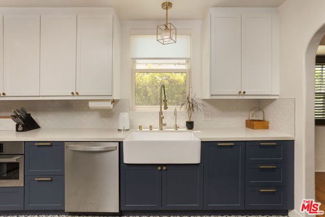 5120 Willowcrest Avenue, North Hollywood (los Angeles), CA 91601