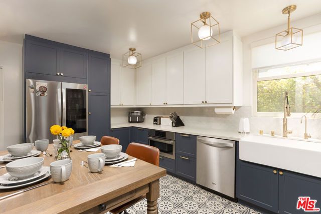 5120 Willowcrest Avenue, North Hollywood (los Angeles), CA 91601