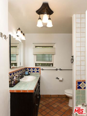 5120 Willowcrest Avenue, North Hollywood (los Angeles), CA 91601