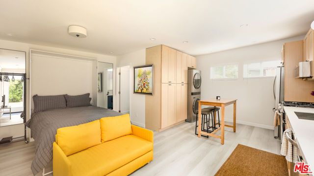 5120 Willowcrest Avenue, North Hollywood (los Angeles), CA 91601